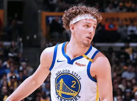 kaiyunapp下载-勇记：波杰姆斯基身体不适，本场能否继续出战存疑