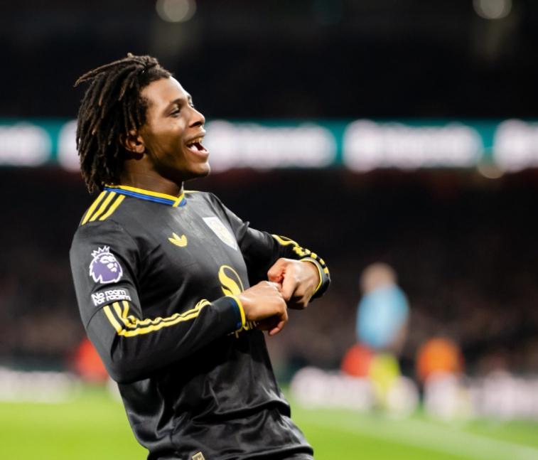 kaiyun下载-2球连斩曼城阿森纳，曼联官宣“金边古”伤缺10周，卡里克新挑战